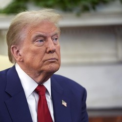 Trump Bagi-Bagi Jabatan, Orang Terdekat Dapat Posisi Penting