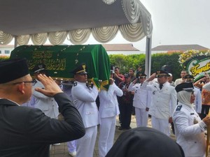 Jenazah Bupati Kepulauan Seribu Dimakamkan di Depok