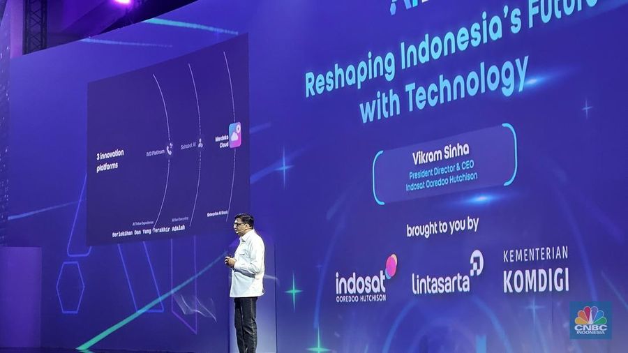 Vikram Sinha, President Director and CEO Indosat Ooredoo saat Indonesia AI Day di Jakarta, Kamis (14/11/204). (CNBC Indonesia/Intan)