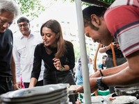 CEO Nvidia Jensen Huang makan Gulai Tikungan (gultik) di Jakarta. (Dok. Indosat)