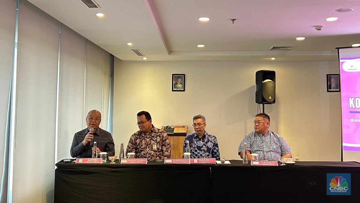 Jeritan Pengusaha Mal-Ritel: Bu Sri Mulyani, Mohon Tunda PPN 12%!