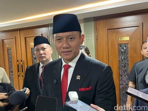 AHY Targetkan Harga Tiket Pesawat Turun Sebelum Desember