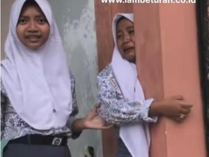 Viral Siswi SMA Cianjur Terjepit di Antara Sela Tiang dan Tembok