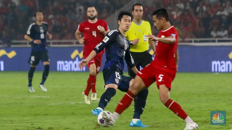 Timnas Indonesia mengalami kekalahan dari Jepang dengan skor 0-4 dalam laga lanjutan Grup C Kualifikasi Piala Dunia 2026 zona Asia yang berlangsung di Stadion Utama Gelora Bung Karno (SUGBK), Senayan, Jakarta, Jumat (15/11/2024). (CNBC Indonesia/Faisal Rahman)