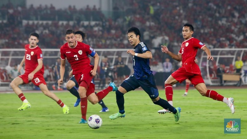 Timnas Indonesia mengalami kekalahan dari Jepang dengan skor 0-4 dalam laga lanjutan Grup C Kualifikasi Piala Dunia 2026 zona Asia yang berlangsung di Stadion Utama Gelora Bung Karno (SUGBK), Senayan, Jakarta, Jumat (15/11/2024). (CNBC Indonesia/Faisal Rahman)