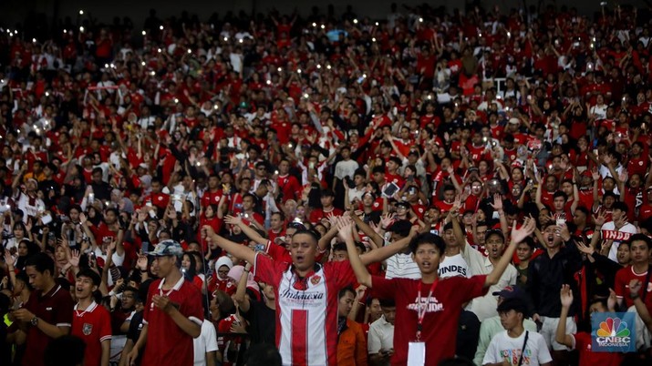 Timnas Indonesia mengalami kekalahan dari Jepang dengan skor 0-4 dalam laga lanjutan Grup C Kualifikasi Piala Dunia 2026 zona Asia yang berlangsung di Stadion Utama Gelora Bung Karno (SUGBK), Senayan, Jakarta, Jumat (15/11/2024). (CNBC Indonesia/Faisal Rahman)