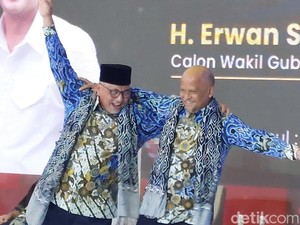 Gaya Pesawat Terbang Syaikhu-Ilham Jelang Debat Kedua Pilgub Jabar