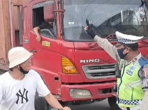 Arogansi Pria Mabuk Ngaku Brimob Kawal Truk Masuk Palembang Berujung Ditangkap