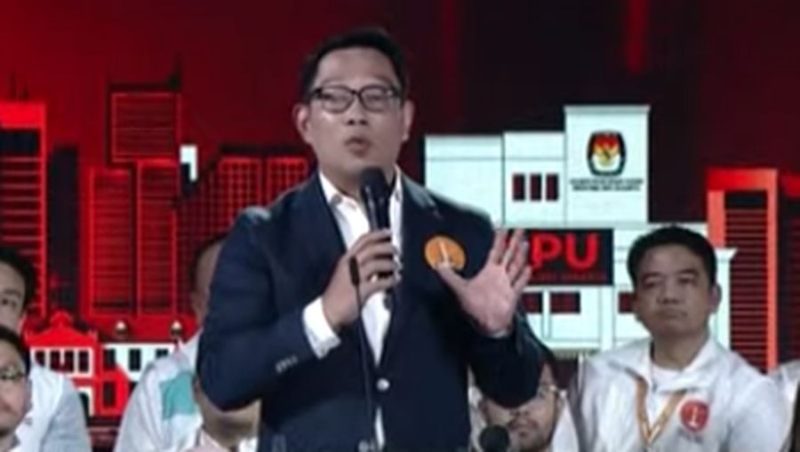 2. Calon Gubernur (Cagub) Ridwan Kamil saat Debat Ketiga Cagub dan Cawagub DKI Jakarta Tahun 2024 di Jakarta, Minggu (17/11/2024). (YouTube/KPU Prov DKI Jakarta)