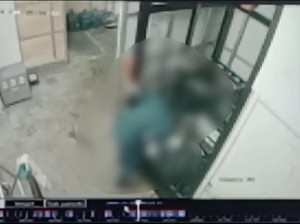 Detik-detik Karyawan Minimarket Terjepit Lift Barang hingga Tewas