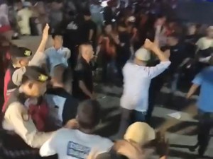 Debat Pilbup Bungo Ricuh, 2 Timses Saling Lempar Batu hingga 4 Orang Terluka