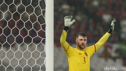 Maarten Paes Pamer Penghargaan Save of the Year MLS 2024