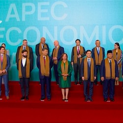 Video: Momen Prabowo Foto Bersama Pemimpin Dunia di Forum APEC 2024
