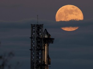 4 Fenomena Astronomi November 2025, Ada Supermoon hingga Hujan Meteor