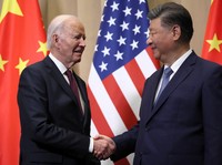 Momen Langka! Potret Mesra Joe Biden-Xi Jinping Salaman-Foto Bareng