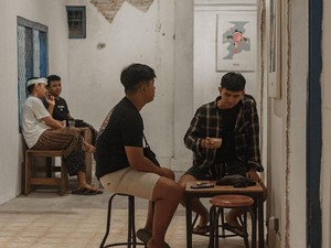 Kona Loka, Kafe Nuansa Kuno di Denpasar yang Curi Perhatian Anak Muda