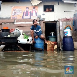 BMKG Warning Cuaca Ekstrem Hantam Wilayah RI, Awas Banjir-Longsor!