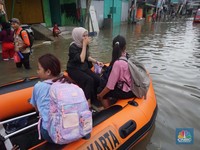 Hujan Lebat Guyur Jakarta, BMKG: Waspada Banjir dan Longsor!