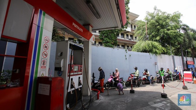 Jangan Panic Buying! Pertamina Pastikan Stok BBM RI Aman dan Terkendali