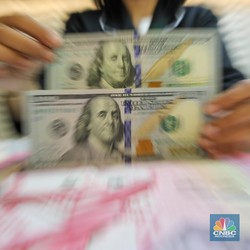 Rupiah Menguat Tipis, Harga Dolar Sempat Sentuh Rp15.900