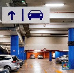 Parkir Valet Masuk PBJT? Begini Aturan Pajaknya