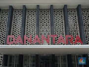 Danantara Effect: Jalan Keluar Resource Curse via Hilirisasi Industri