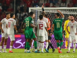 Hujan Kartu Saat Indonesia Kalahkan Arab Saudi, Justin Hubner Diusir