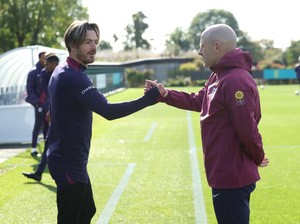 Grealish Bilang Begini soal Lee Carsley, Sindir Southgate?