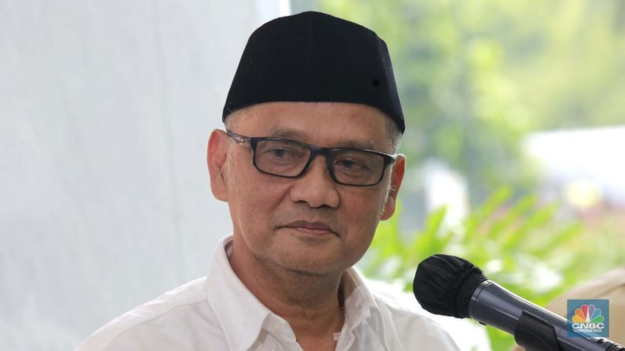 Ketua Badan Penyelengara Haji dan Umrah Presiden Moch Irfan Yusuf dalam konferensi pers di kantor Kementerian BUMN, Jakarta, Selasa (19/11/2024). (CNBC Indonesia/Muhammad Sabki)