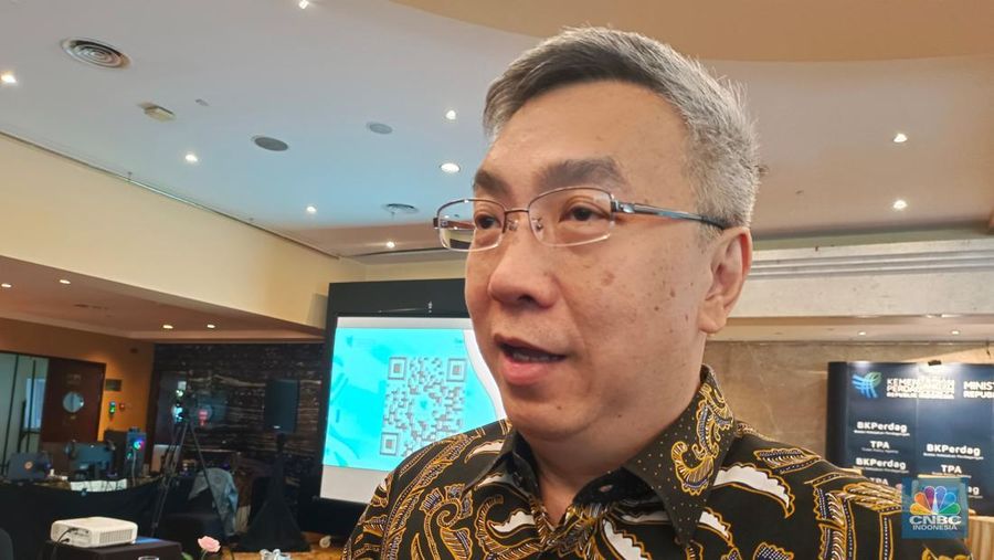 Ketua Himpunan Peritel dan Penyewa Pusat Perbelanjaan Indonesia (Hippindo), Budihardjo Iduansjah saat ditemui di Hotel Borobudur Jakarta, Selasa. (19/11/2024). (CNBC Indonesia/Martyasari Rizky)