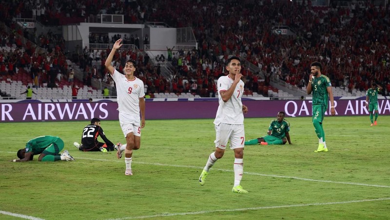 Tim Nasional (Timnas) Indonesia berhasil unggul atas Arab Saudi dalam Kualifikasi Piala Dunia 2026 Zona Asia pada Selasa (19/11/2024). (AP Photo/Tatan Syuflana)