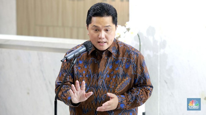 Menteri BUMN Erick Thohir dalam konferensi pers di kantor Kementerian BUMN, Jakarta, Selasa (19/11/2024). (CNBC Indonesia/Muhammad Sabki)