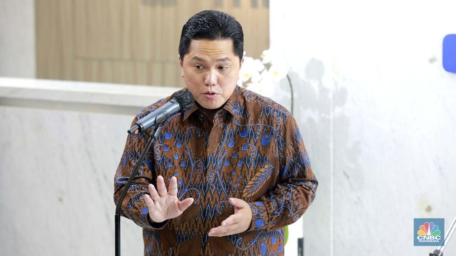 Menteri BUMN Erick Thohir dalam konferensi pers di kantor Kementerian BUMN, Jakarta, Selasa (19/11/2024). (CNBC Indonesia/Muhammad Sabki)