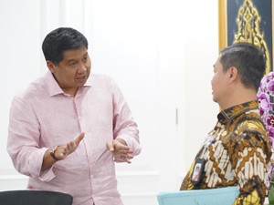 Menteri Ara Mau Relokasi Penghuni Kolong Jembatan ke Rusun Pasar Rumput