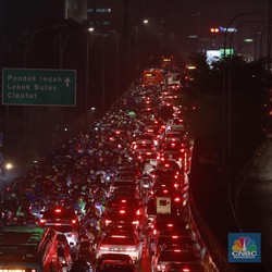 Imbas Banjir, TB Simatupang Macet Parah di Jam Pulang Kerja