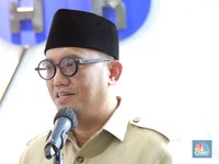Wakil Kepala Badan Haji dan Umrah, Dahnil Anzar Simanjuntak dalam konferensi pers di kantor Kementerian BUMN, Jakarta, Selasa (19/11/2024). (CNBC Indonesia/Muhammad Sabki)