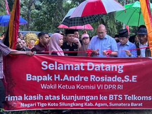 Andre Rosiade Resmikan BTS Telkomsel di Tigo Koto Silungkang Agam
