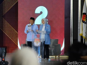 Syakur-Putri Promosikan Aplikasi Garut Hebat Saat Debat Pilkada