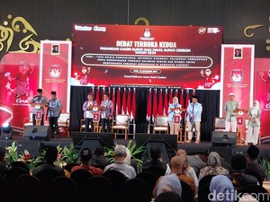 Debat Pamungkas Pilbup Cirebon, Adu Gagasan hingga Saling Sindir