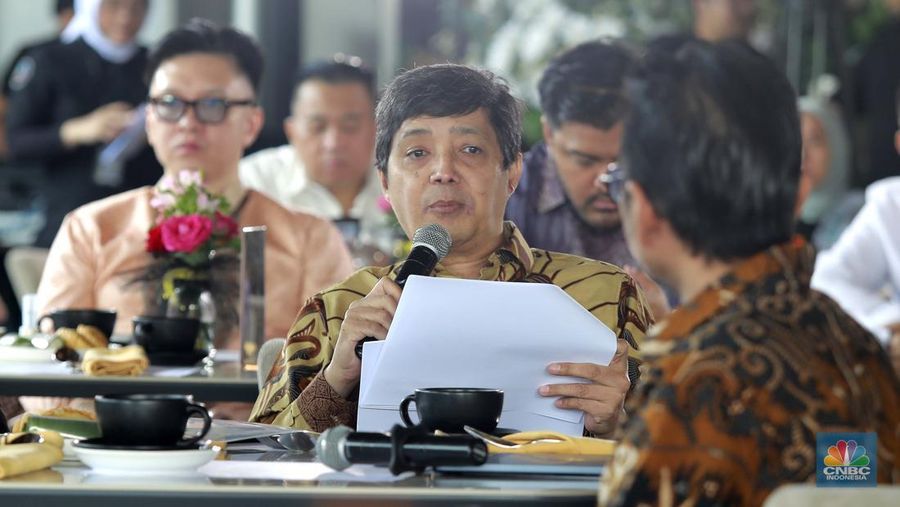 Hendra Gunawan, Direktur Teknik dan Linkungan Dirjen Minerba Kementerian ESDM dengan tema 