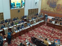 Dicecar DPR Gegara Baju Impor China Merajalela, Mendag Jawab Begini