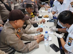 Ratusan Personel Polres Tanjung Perak Jalani Pemeriksaan Jelang Pilkada