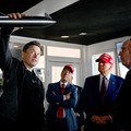 Elon Musk Ajak Ribut Astronaut, Keluar Kata Idiot dan Terbelakang