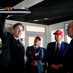 Elon Musk Ajak Ribut Astronaut, Keluar Kata Idiot dan Terbelakang