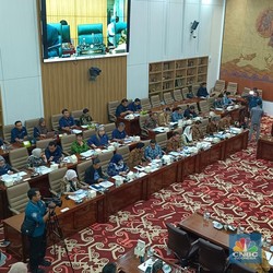 Mendag Bawa Wamendag dan Seluruh Pejabat Kemendag ke DPR, Ada Apa?