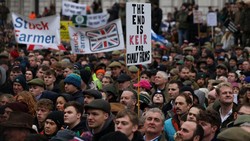 Ribuan Petani Inggris Geruduk Jalanan London Tolak Kebijakan Pajak