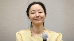 Video: Mantan CEO ADOR Min Hee Jin Gugat Agensi ILLIT