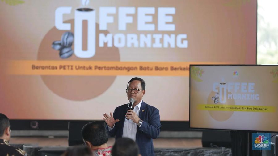 Sugeng Suparwoto, Wakil Ketua Komisi XII DPR RI di acara Coffee Morning, dengan tema