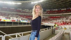 Potret Cantik Fefe Slinkert Pacar Nathan Tjoe-A-On yang Datang ke Jakarta