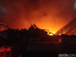 Kesaksian Pegawai Gudang Kebakaran di Terboyo Semarang: Api Cepat Besar